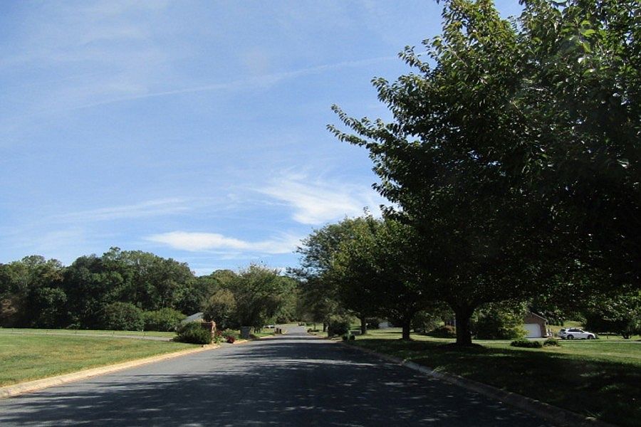 2nd image of 3307 Pritchett Ln