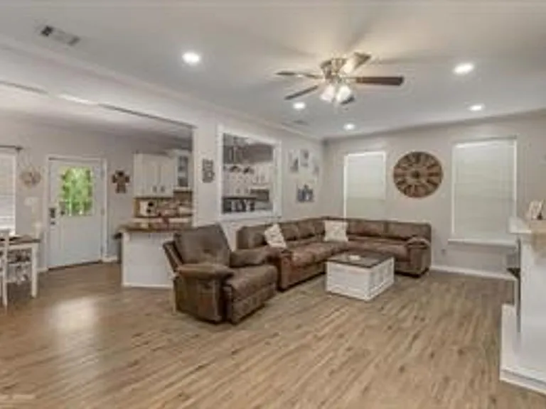 6339 Westwood Rd — Photo 3