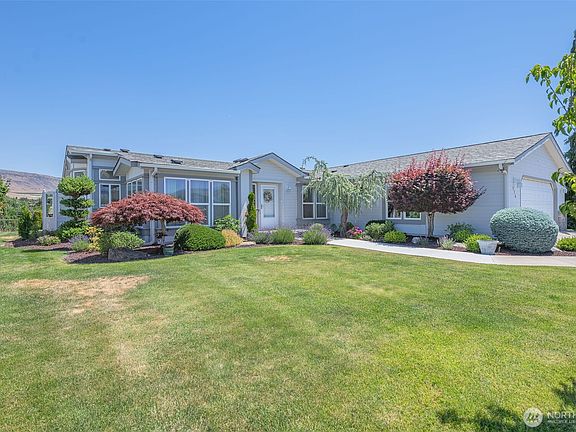 3rd image of 576 Canyon Drive
