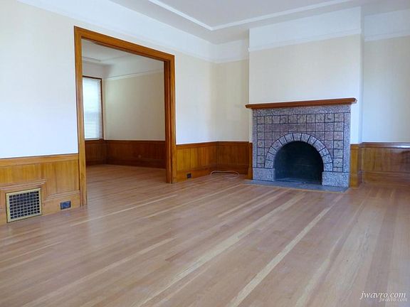 3rd image of 3335 Scott St