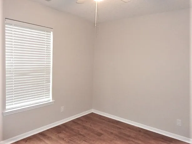 172 Parkside Dr — Photo 14