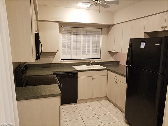 2nd image of 640 SE 12th Ct APT 14