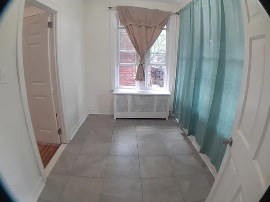 Rented by Sprint Realty | media 16