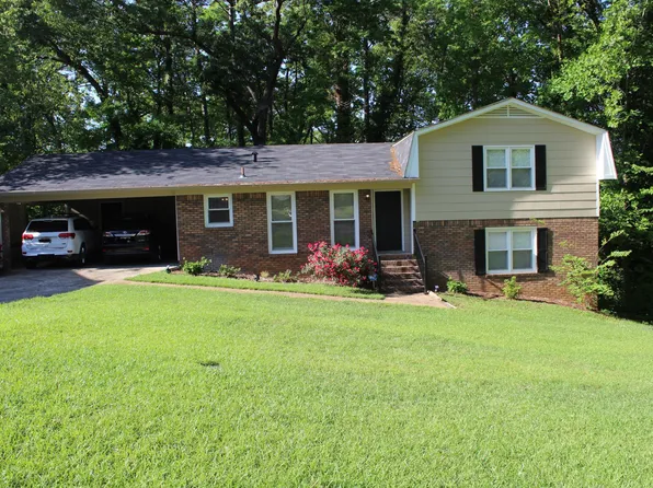 604 Innsbruck Ct, Northport, AL 35473