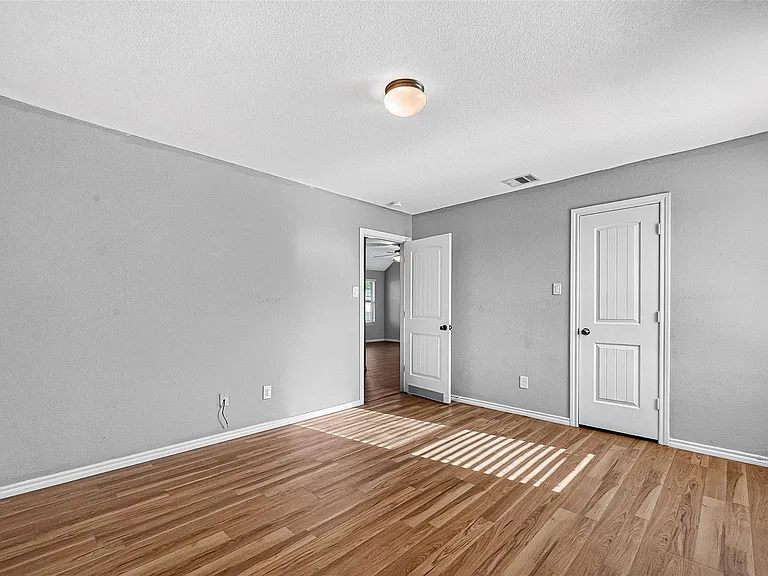 1326 Seagler Pond Ln — Photo 43