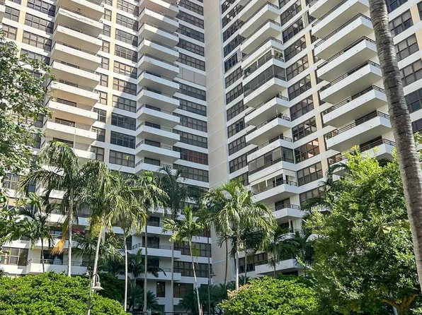 2500 Parkview Drive #615, Hallandale Beach, FL 33009