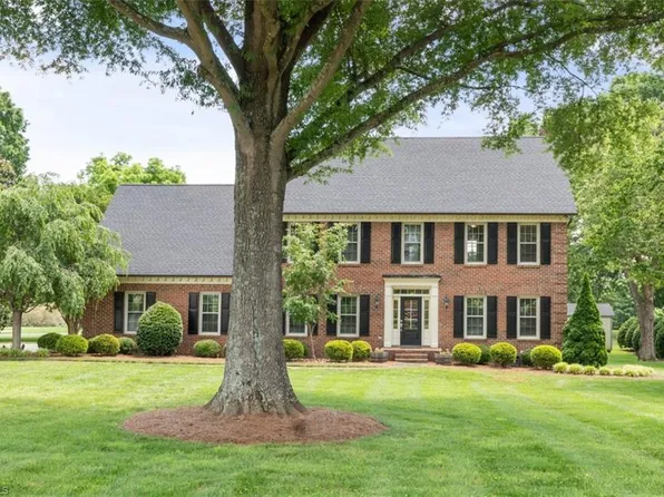 351 Ivy Cir, Bermuda Run, NC 27006