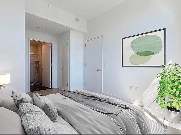 3rd image of 14474 Northern Blvd APT 6D