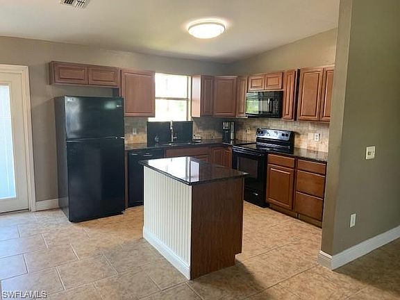 4th image of 3216 24th St W Unit 2