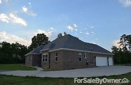 Spacious Kitchen
						:
						All stainless steel appliances, with double sink, all fixtures oil rubbed bronze