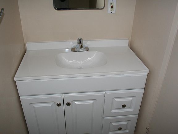5th image of 2203 1/2 Marshallfield Ln