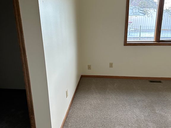 4th image of 209 Park Ave