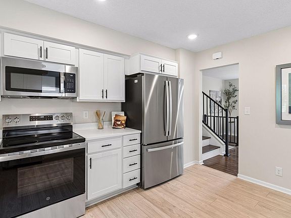 5th image of 3536 Ebba St