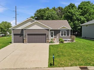 300 Tanager Rd, Mankato, MN 56001