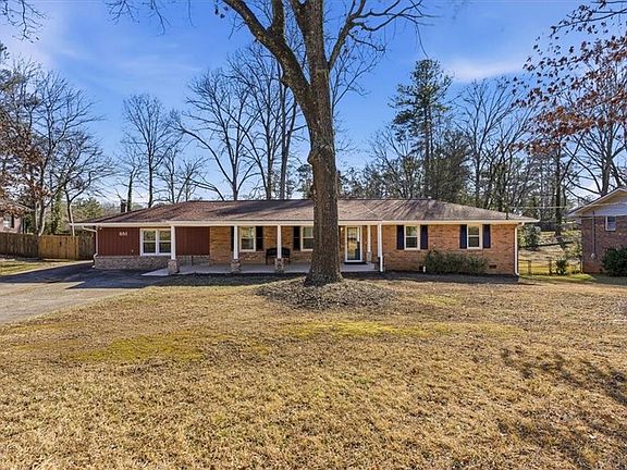 2nd image of 681 Manor Ridge Dr SW