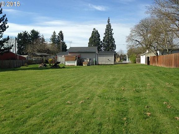4th image of 1960 SE Currin Dr