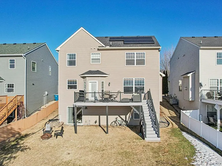 8451 Jonquil Ln N — Photo 11