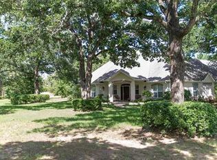 5873 Easterling Dr, Bryan, TX 77808