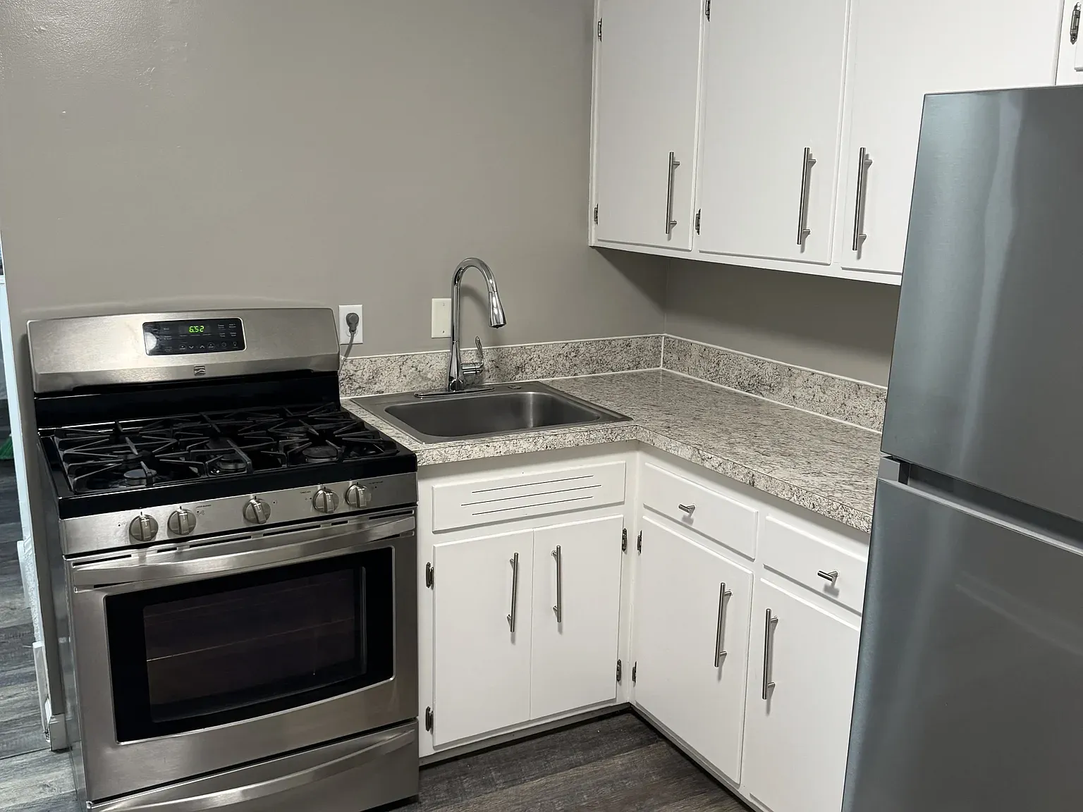 2 bed, 1250 sqft, $1,290 — Photo 1