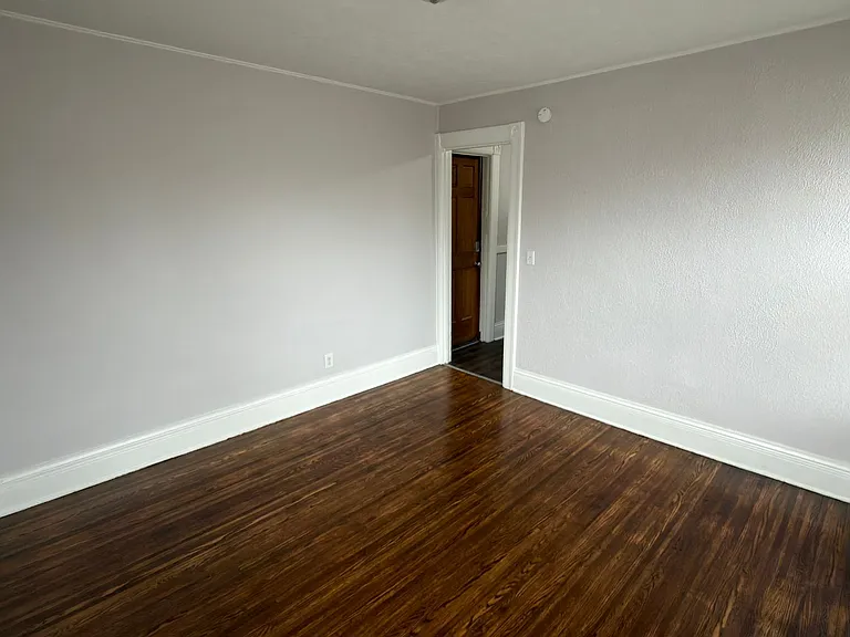 583 Averill Ave — Photo 9