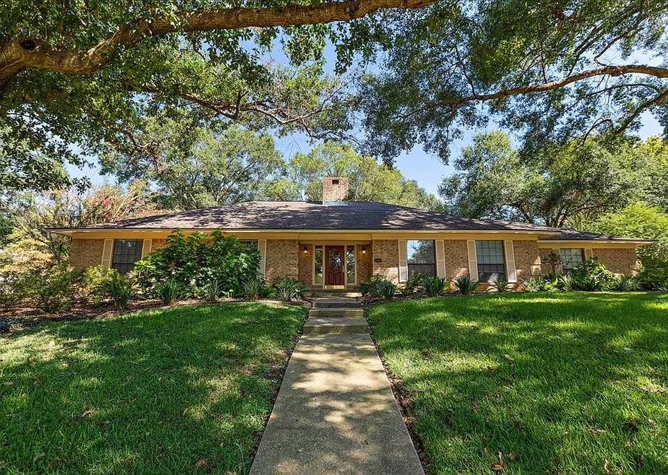 1st image of 1207 Williamsburg Dr