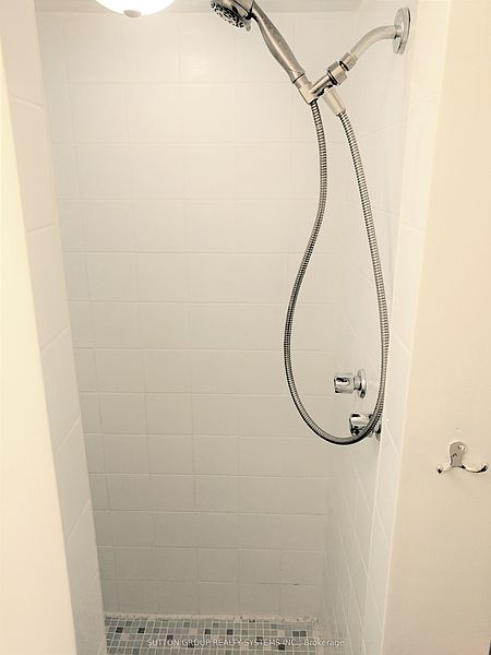 Kitchener House for rent - 3 Bedrooms — photo 9