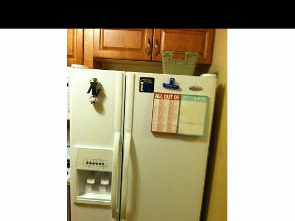 1st image of 2303 NE 6th St APT 2