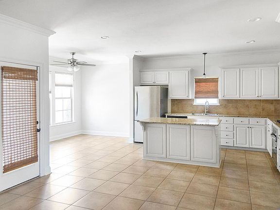 4th image of 14241 Jamestown Blvd