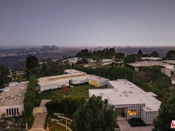 555 Vick Pl, Beverly Hills, CA 90210
