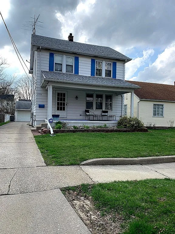 4553 Burnham Ave photo 1