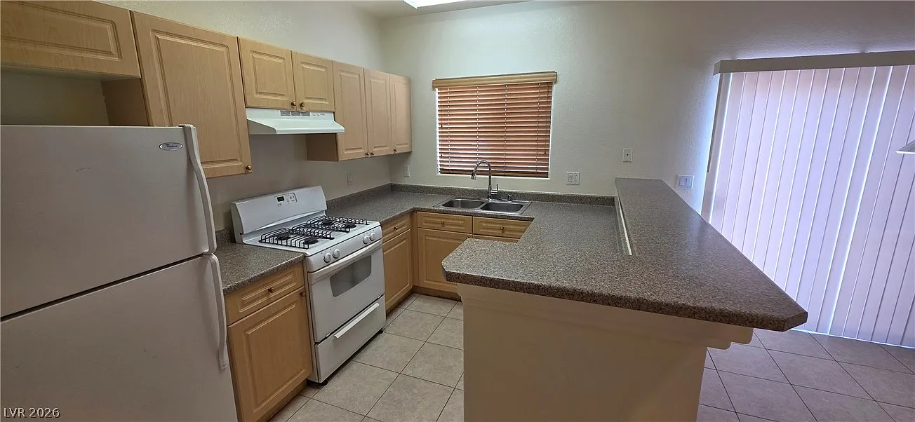 2 bed, 2.5 bath, 1167 sqft, $1,550 — Photo 4