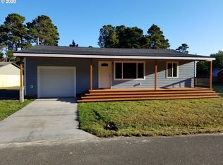 11 Geer Cir, Port Orford, OR 97465
