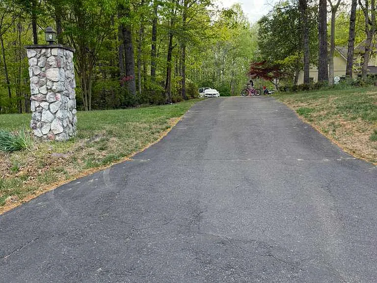 14 Hermitage Dr — Photo 3