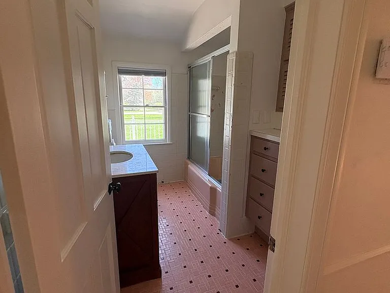 24975 Franklin Park Dr — Photo 13