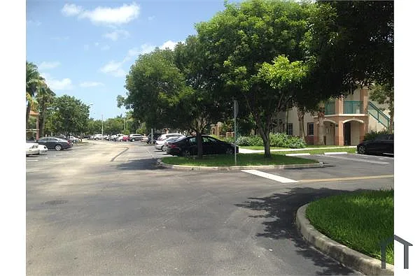 Building Photo - 1250 SE 29th St #106