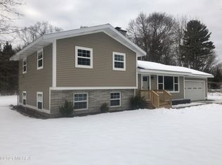 7695 Easy St, Whitehall, MI 49461