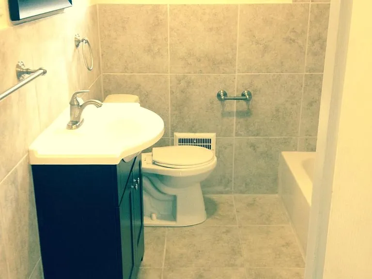 1731 Broadway Ave — Photo 6