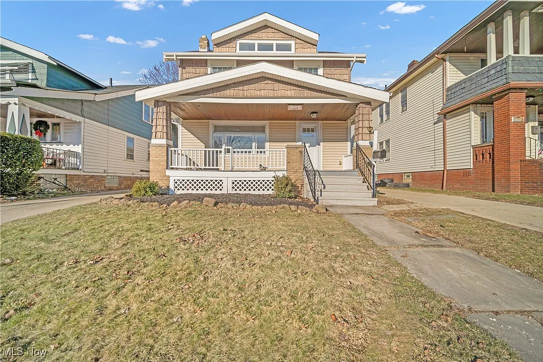 3698 W 137th St photo 1