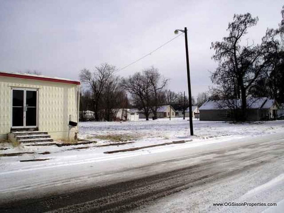 2nd image of 1100 S 13th 1/2 St