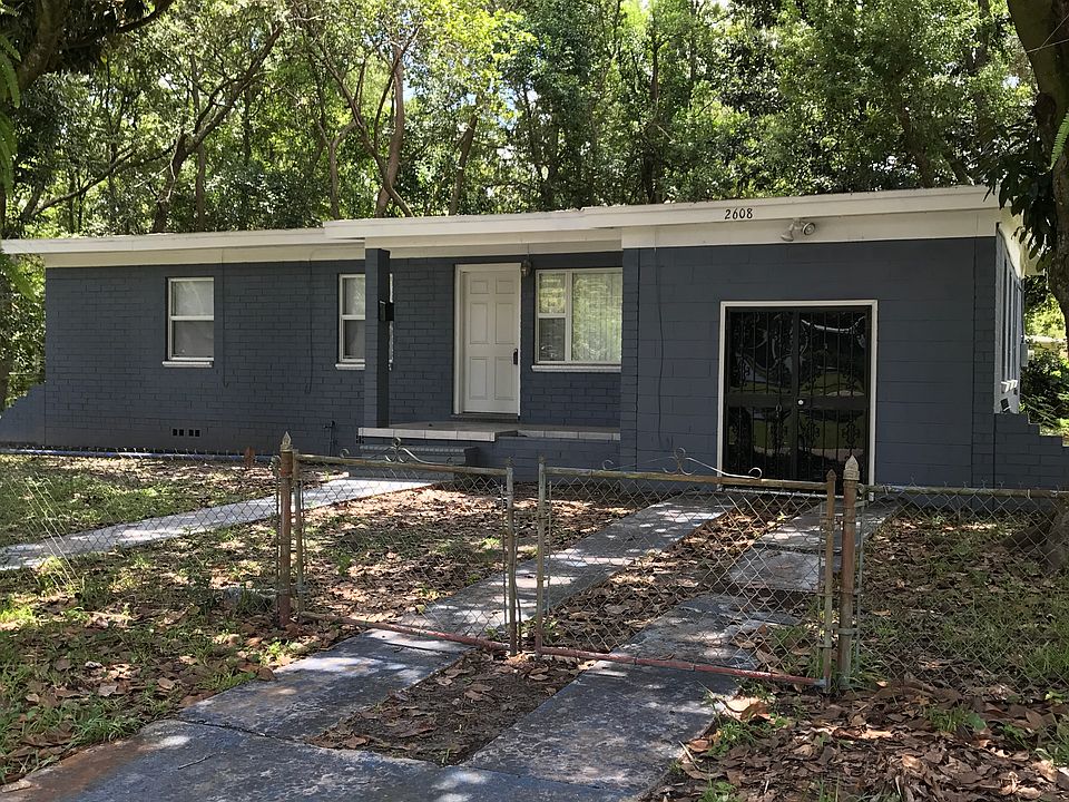 1st image of 2608 Larkspur Ave