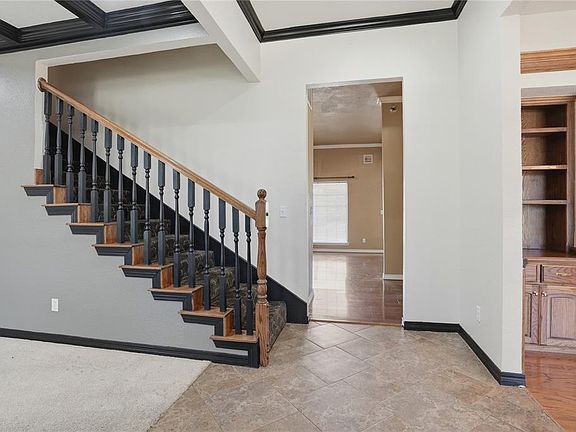 5th image of 5804 NW 53rd St