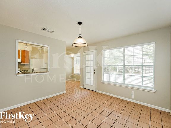 5th image of 523 Pinehurst Blvd