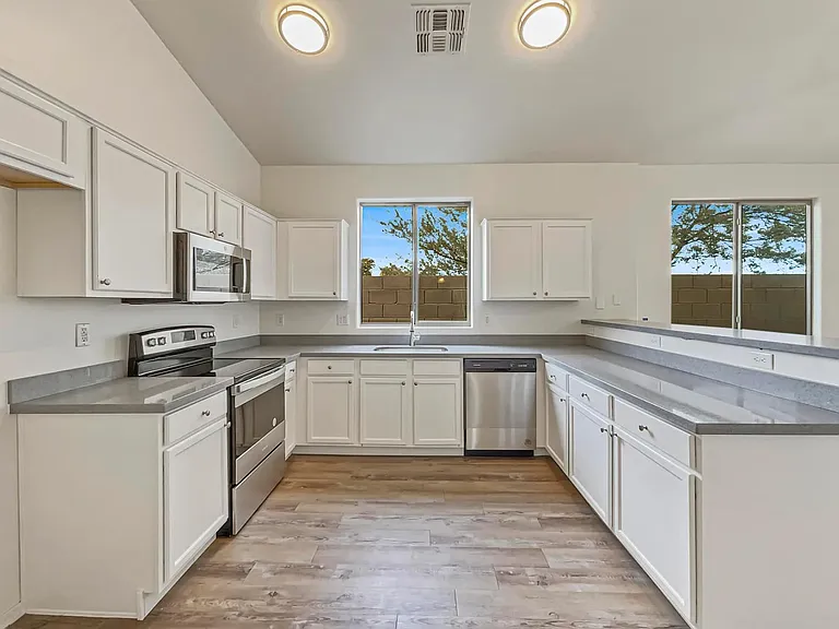3732 W Glass Ln — Photo 4