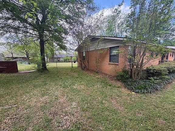 3rd image of 312 Radio Rd