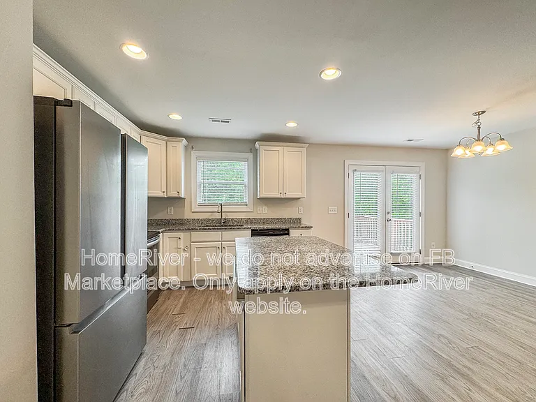 302 Beaumont Cir — Photo 7
