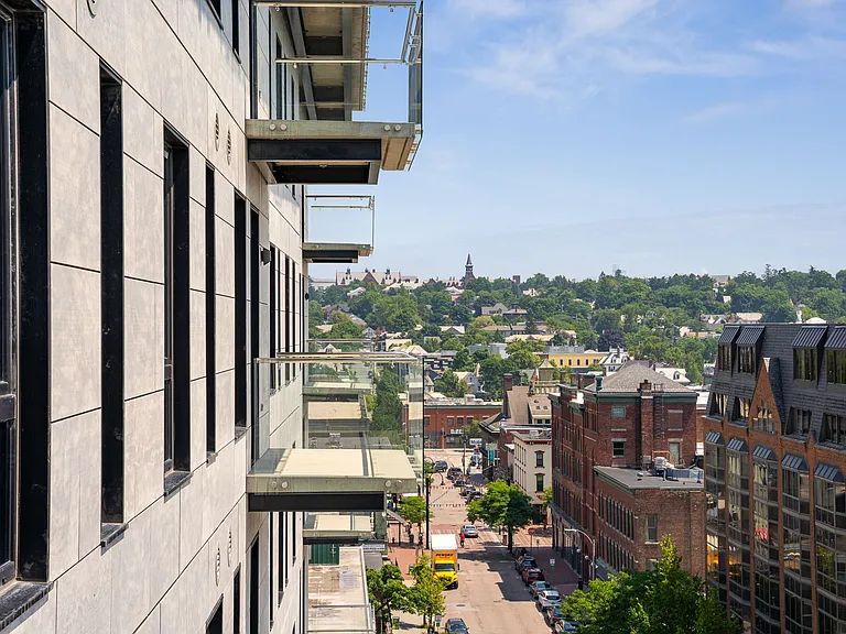 Bank Street Apartments — Photo 32