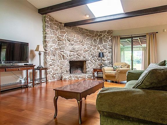 4th image of 30575 Cottage Dr