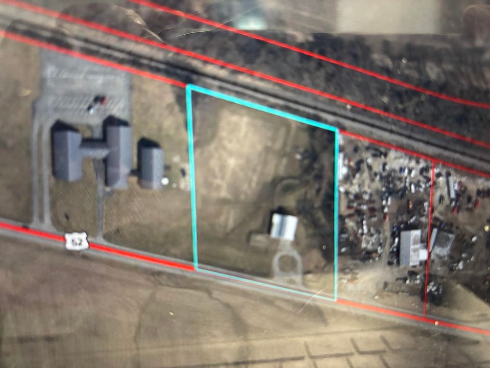 2nd image of 1112 W Us Highway 52