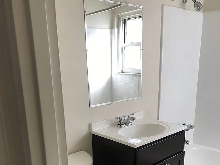 586 Main St — Photo 12