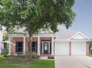 10104 Brookshore Ln, Pearland, TX 77584